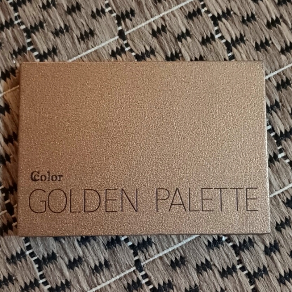 Color Eyeshadow Palette